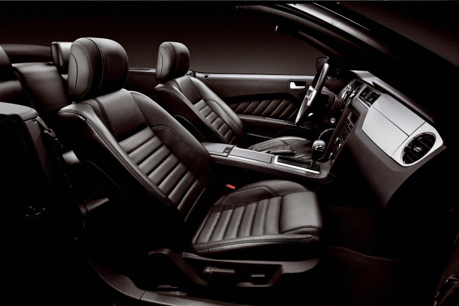  Ford Mustang V6 2012 года  (фото 34 из 133)